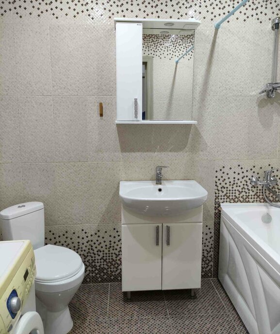 квартира г Астрахань ул Космонавтов 18к/4 фото 1