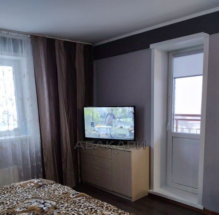 квартира г Красноярск р-н Центральный ул Любы Шевцовой 88 фото 3