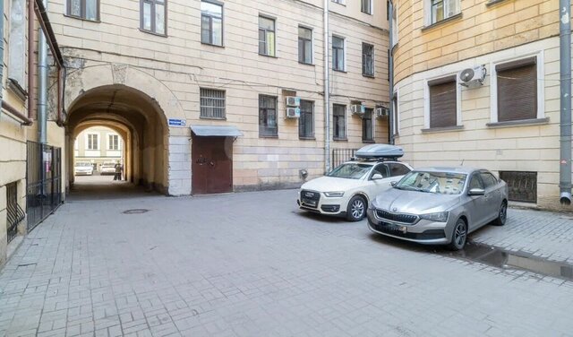 метро Площадь Восстания ул Гончарная 11а фото