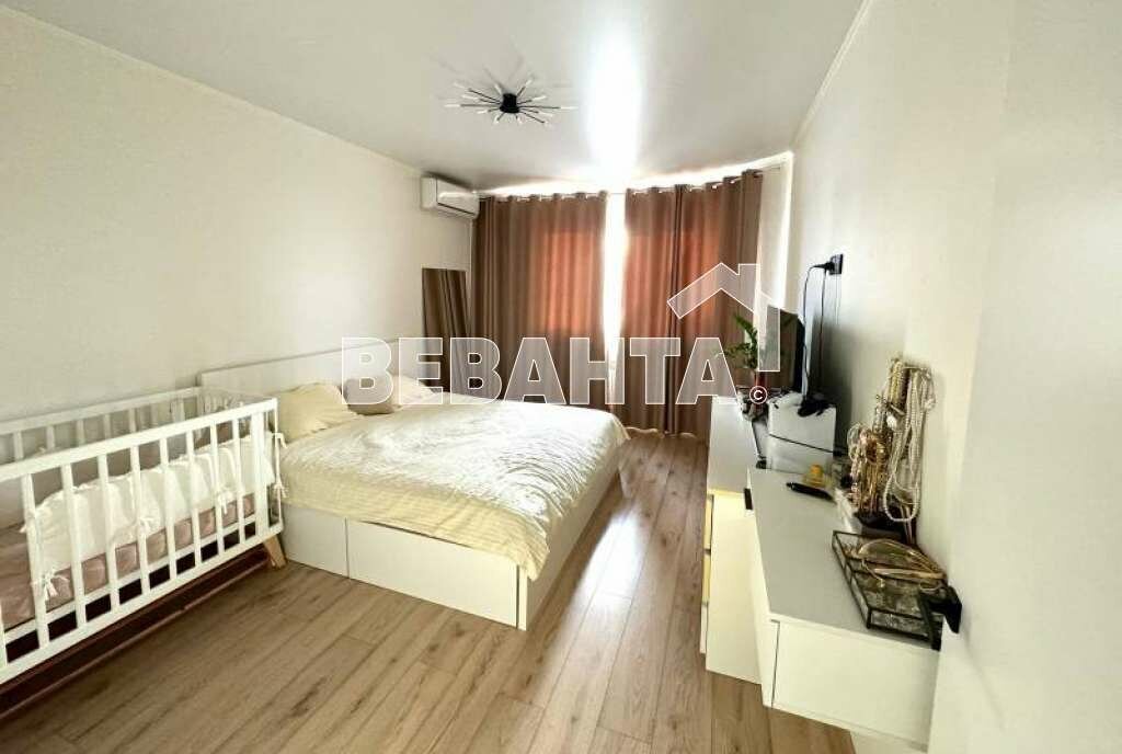 квартира г Тюмень ул Мельникайте 144а фото 4