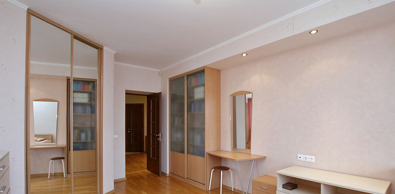 квартира г Пермь р-н Дзержинский ул Василия Каменского 10а фото 19