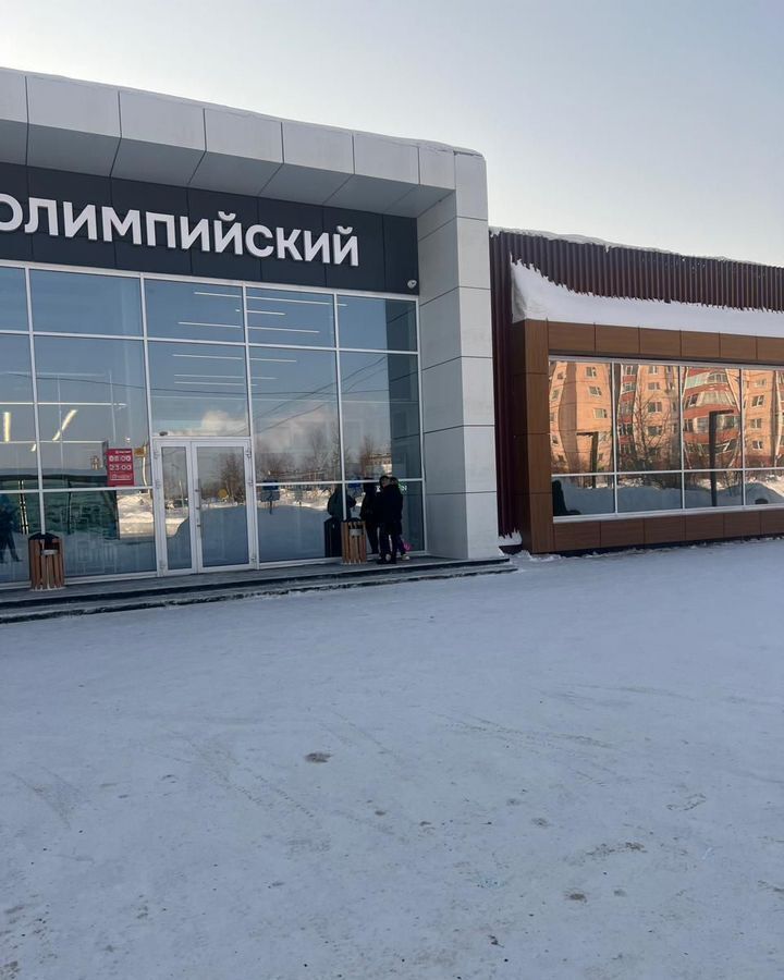 торговое помещение г Новый Уренгой мкр Олимпийский 11, Тюменская обл., Надымский р-н, Надым фото 1