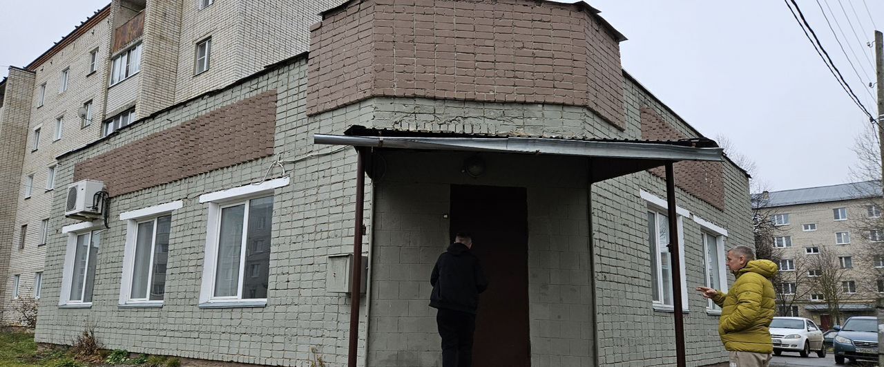 торговое помещение р-н Кольчугинский г Кольчугино муниципальное образование Кольчугино, Школьная ул., 12А фото 2