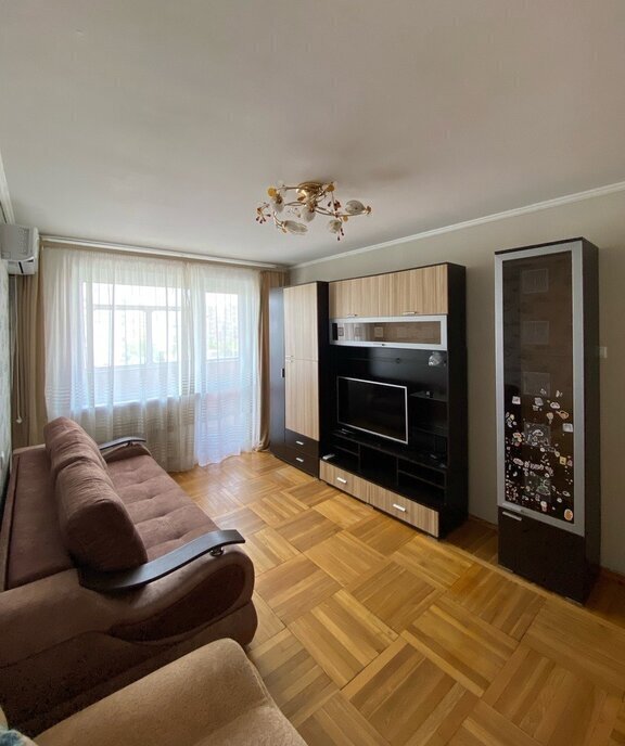 квартира г Белгород ул Есенина 36 фото 1