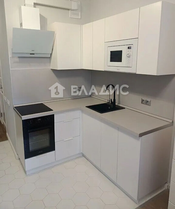 квартира г Москва метро Коммунарка ТиНАО пр-кт Куприна 1к/2 Потапово фото 1