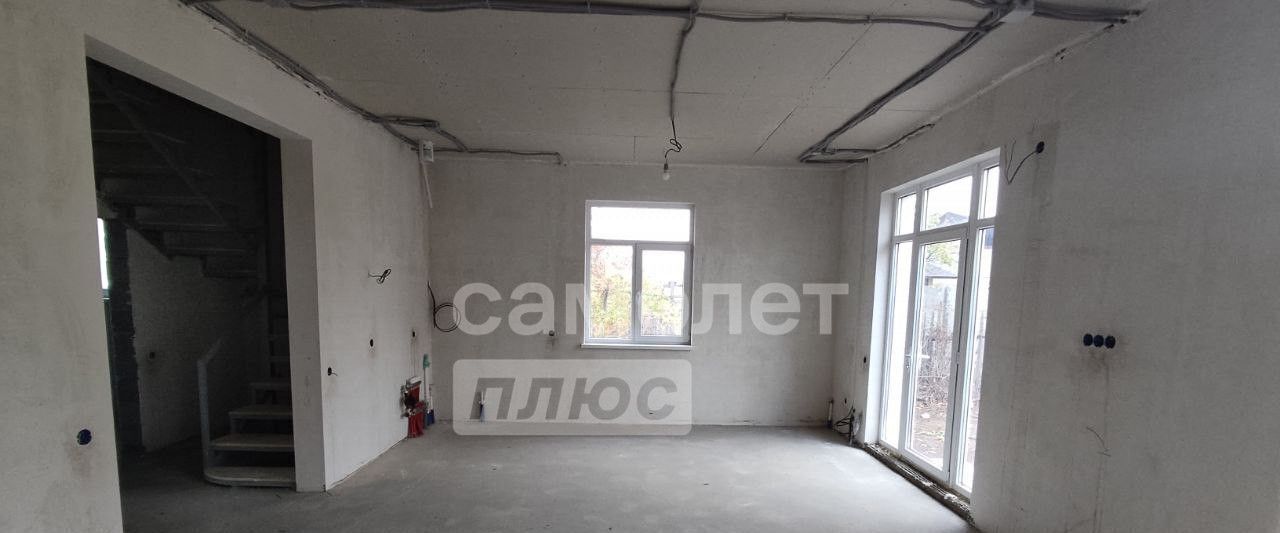 дом г Волгоград р-н Дзержинский ул Знаменская 88/153 фото 8