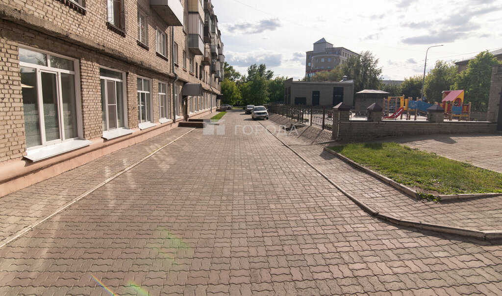 квартира г Барнаул ул Профинтерна 37 фото 12