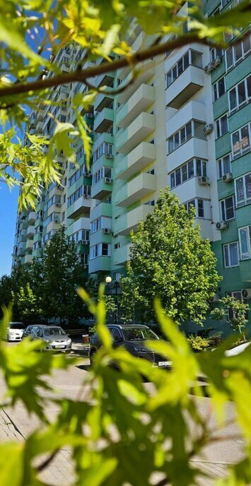 квартира г Краснодар ул им. Валерия Гассия 4/7к 1 фото 1