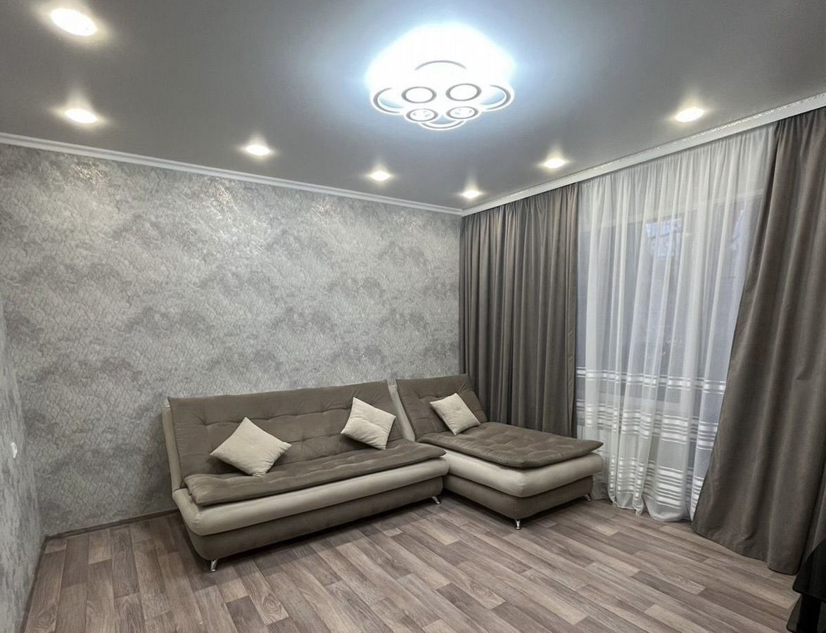 квартира г Астрахань р-н Кировский ул Бориса Алексеева 65к/1 фото 2