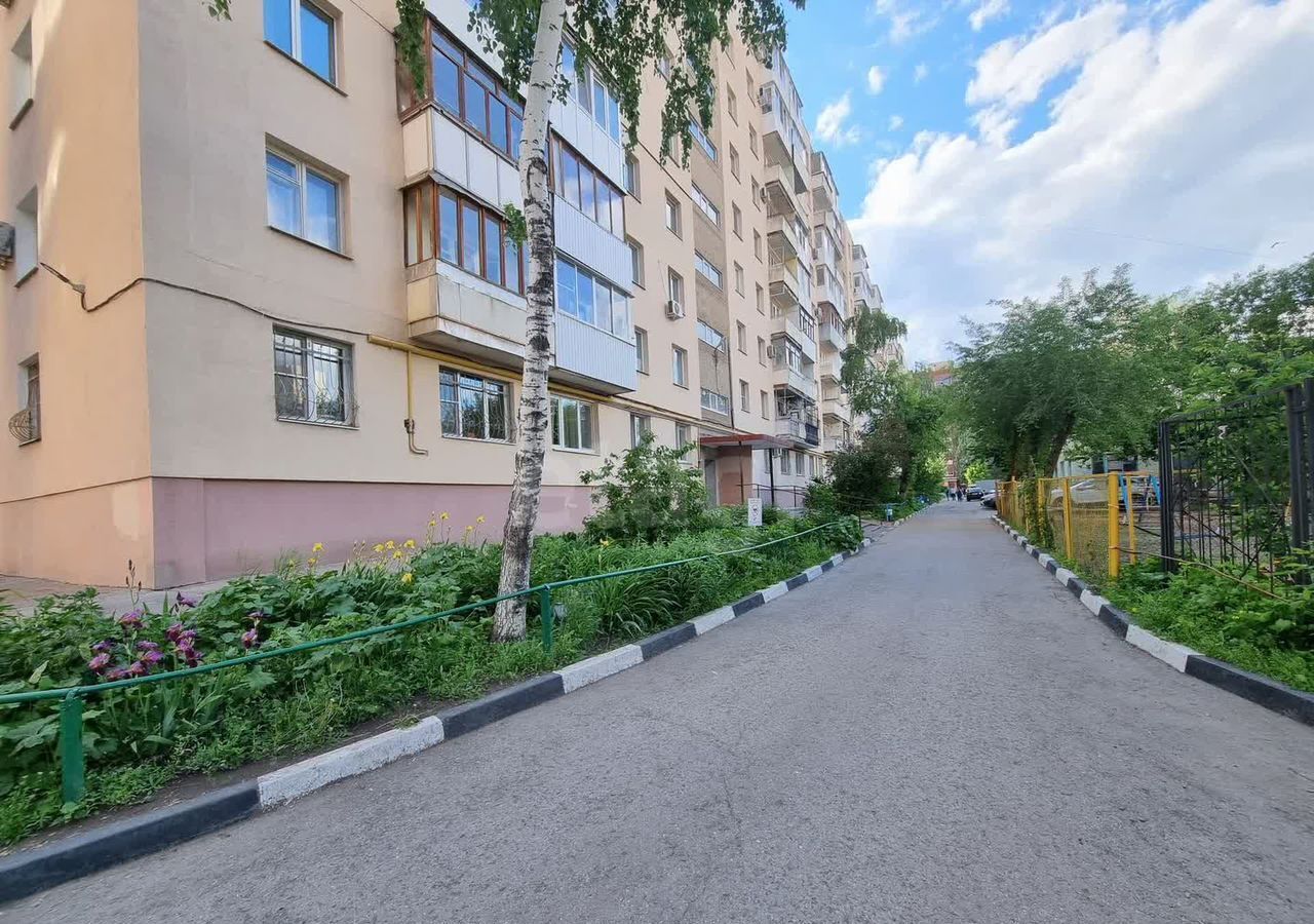 квартира г Саратов р-н Фрунзенский ул Белоглинская 52/70 фото 1