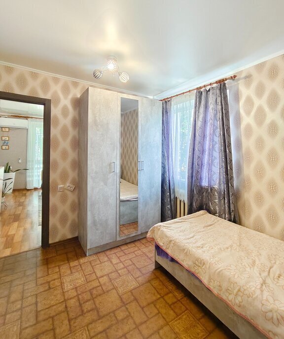 квартира г Саратов ул им Лебедева-Кумача В.И. 84а фото 12