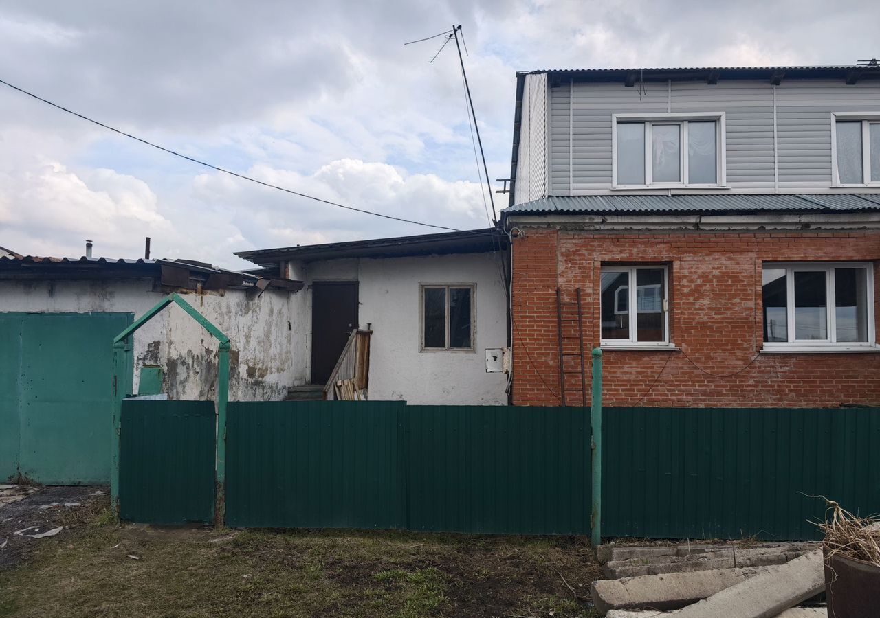 дом р-н Топкинский г Топки ул Полевая 63 Кемеровская обл. — Кузбасс фото 1