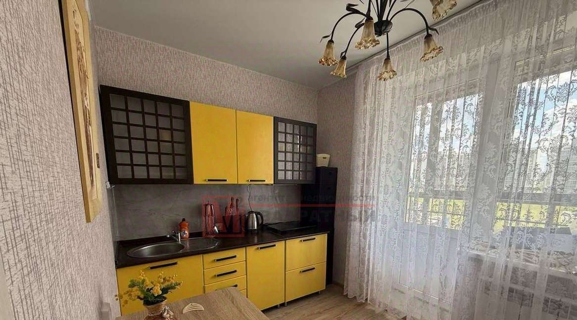 квартира г Старый Оскол Центральный микрорайон 4А фото 2