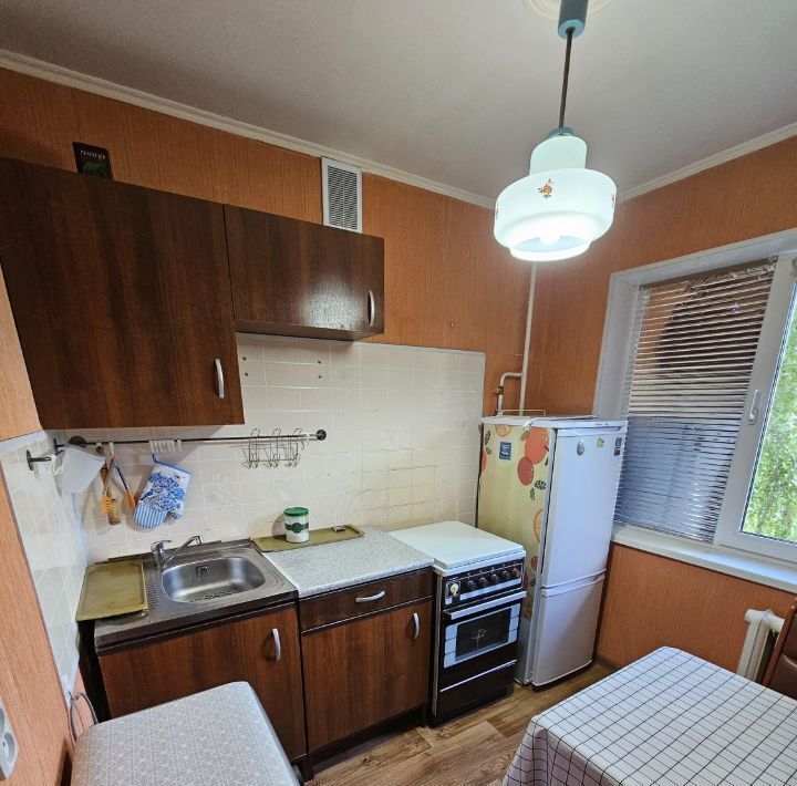 квартира г Омск р-н Октябрьский ул 50-летия ВЛКСМ 16а фото 2
