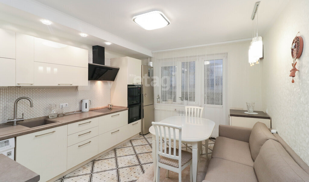 квартира г Тюмень ул Кремлевская 110к/3 фото 1
