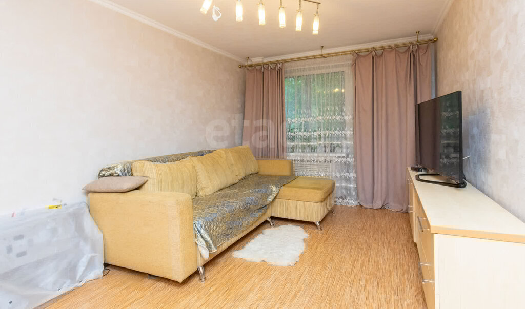 квартира г Тюмень ул Домостроителей 10 фото 3