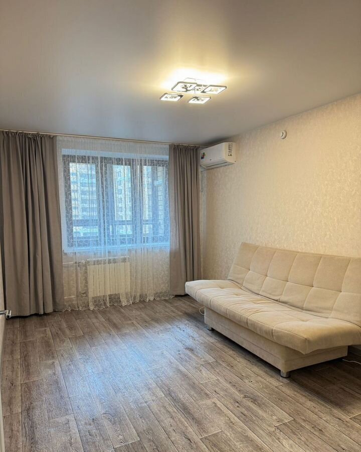 квартира г Набережные Челны р-н Автозаводский пр-кт Яшьлек 10б фото 1