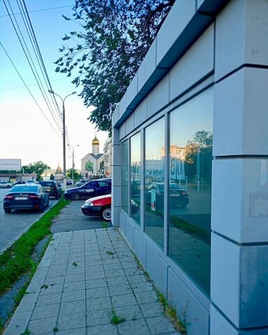 торговое помещение р-н Дзержинский ул Новодвинская 23б фото