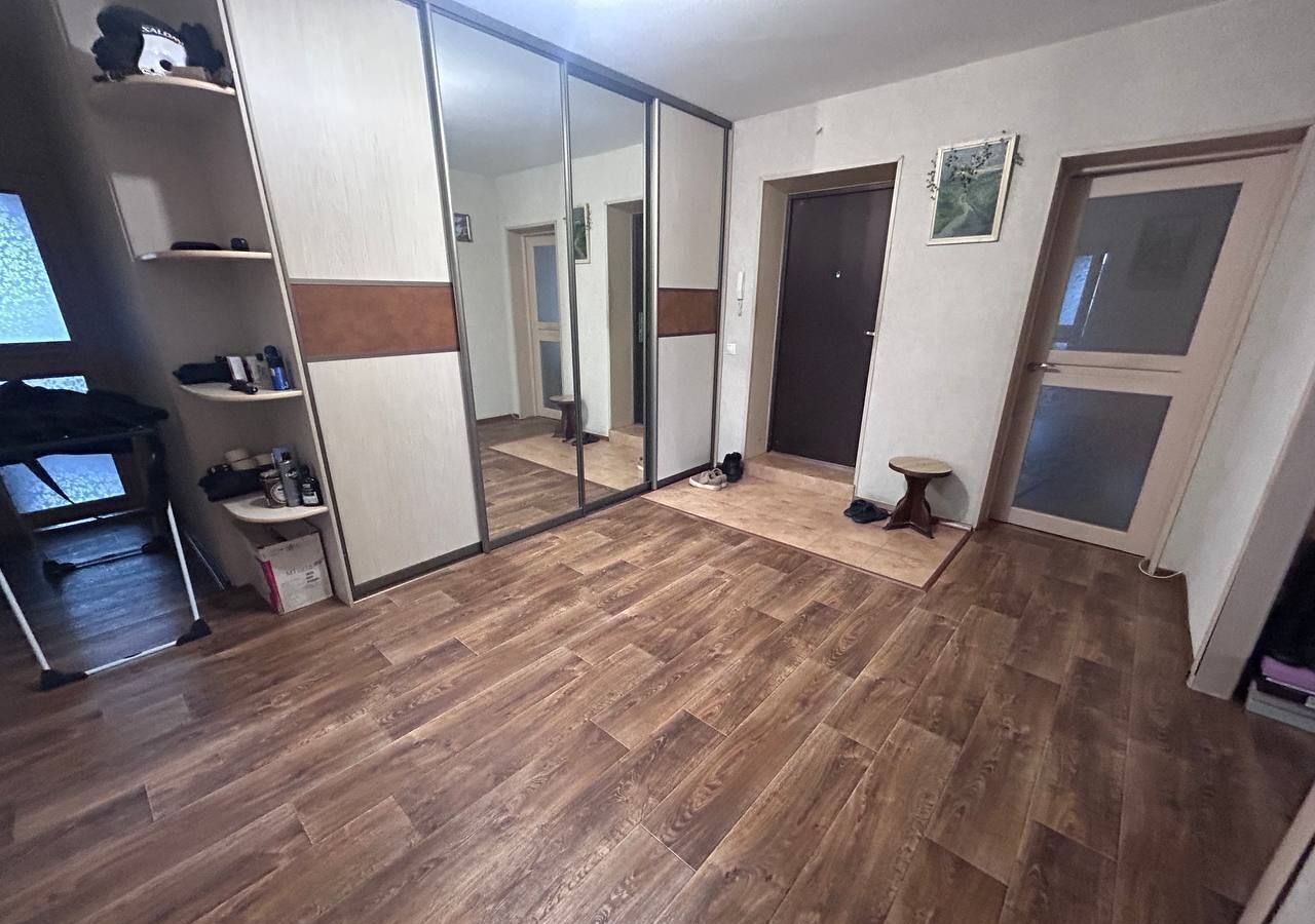 квартира г Красноярск р-н Железнодорожный ул Братьев Абалаковых 2 фото 1