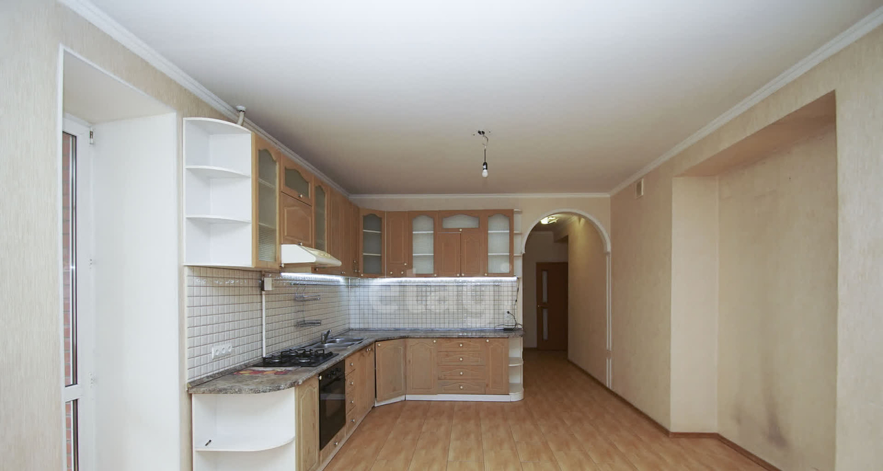 квартира г Омск ул 5 Армии 10 фото 3