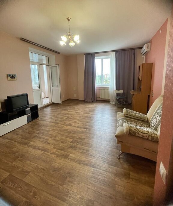 квартира г Волгоград р-н Дзержинский ул Космонавтов 19 фото 7