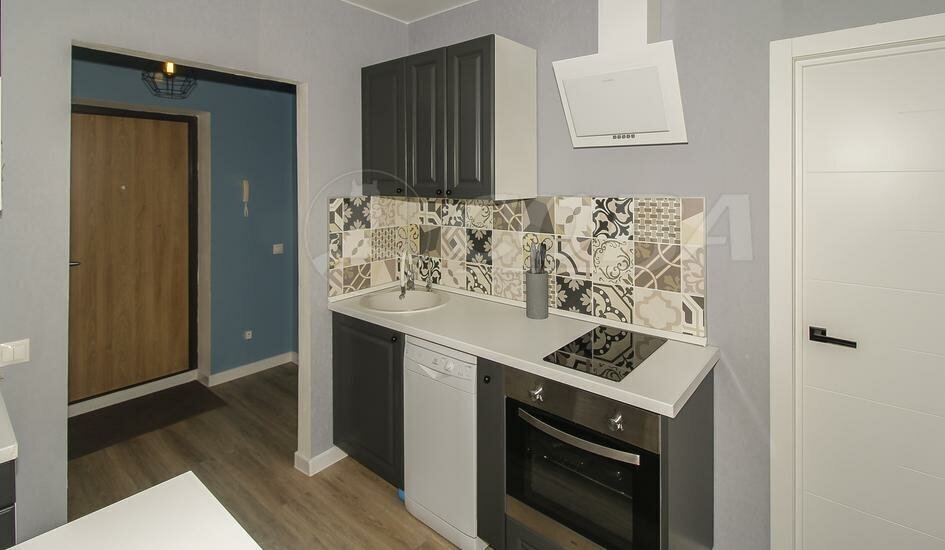 квартира г Тюмень ул Бакинских Комиссаров 3 фото 1