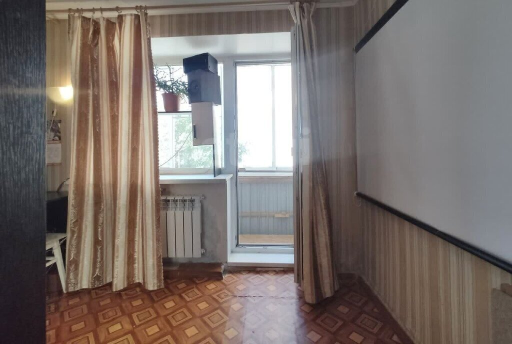 квартира г Саратов р-н Кировский ул Безымянная 10 фото 5