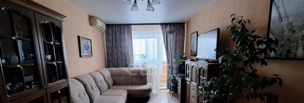 квартира г Тольятти р-н Автозаводский ул 70 лет Октября 86 фото 2