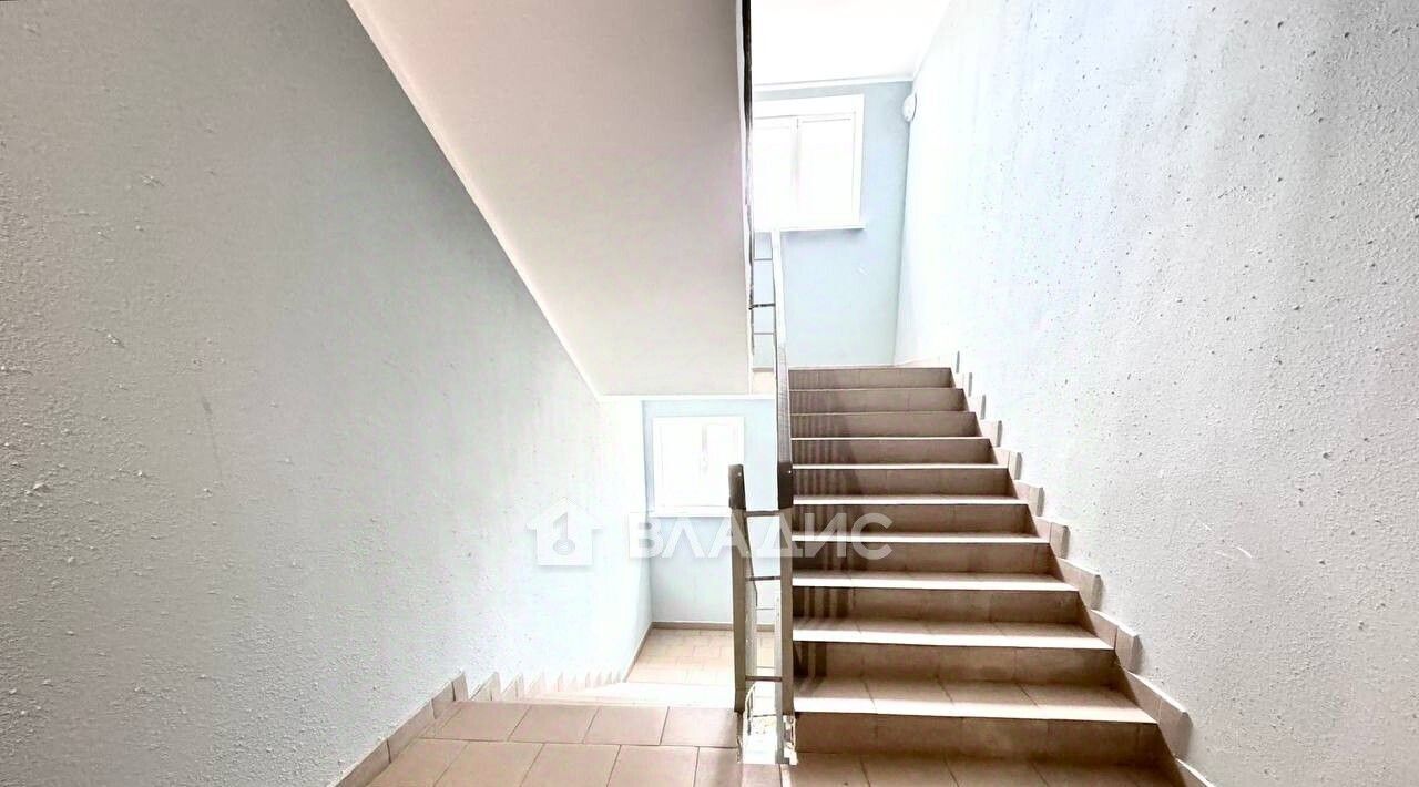 квартира г Калуга р-н Московский ул Азаровская 40к/3 фото 11