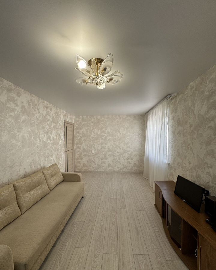 квартира г Киров р-н Первомайский ул Володарского 65 фото 1