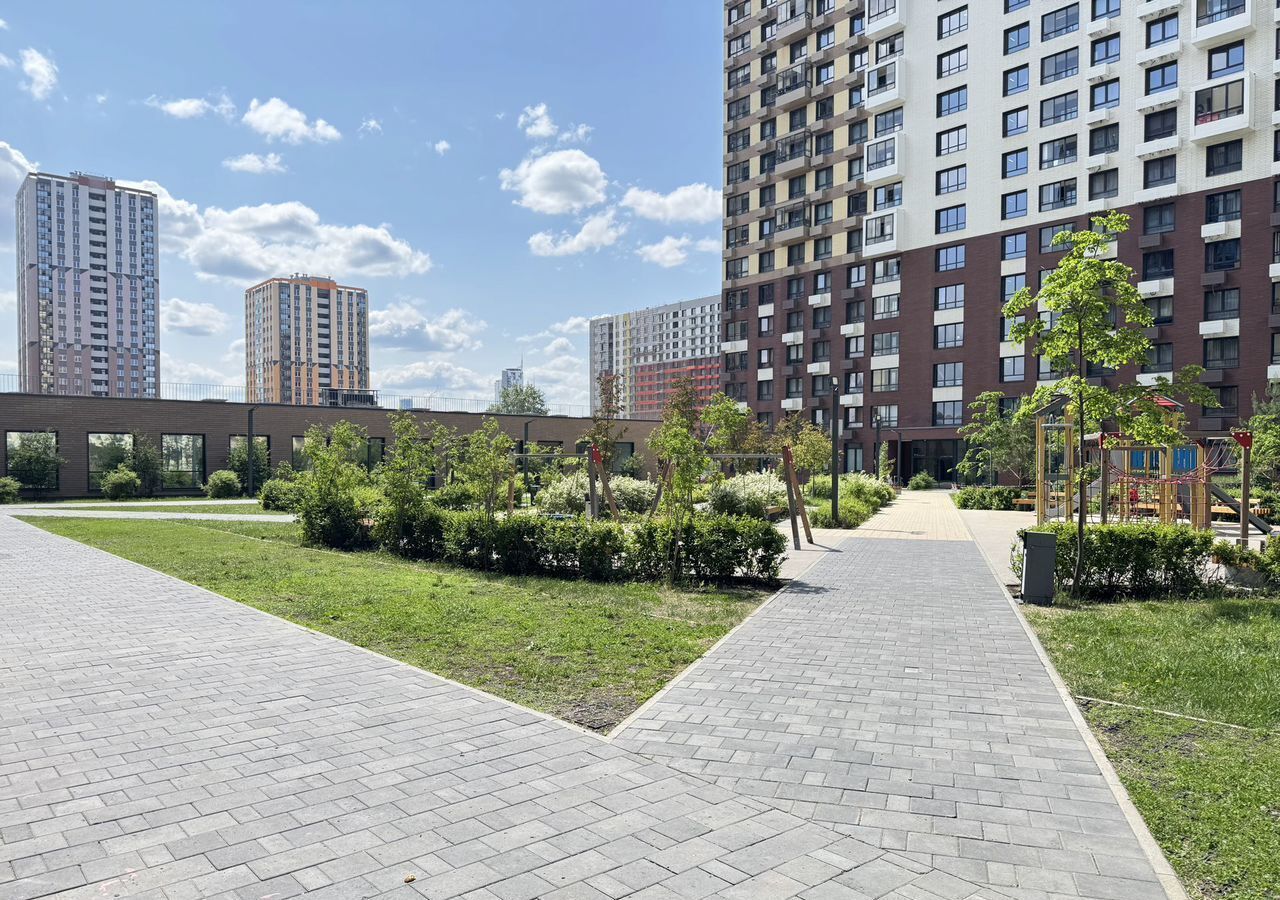 квартира г Екатеринбург р-н Железнодорожный Машиностроителей пр-кт Космонавтов 11а фото 14