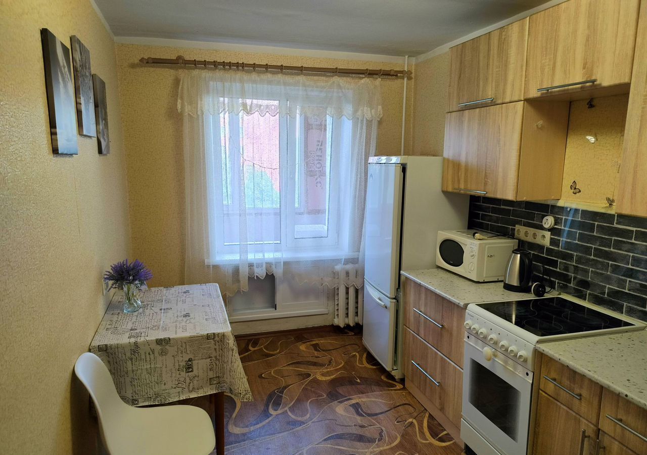 квартира г Тольятти р-н Автозаводский 5-й квартал б-р Орджоникидзе 10 фото 1