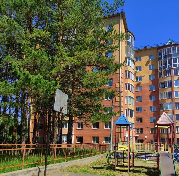 квартира г Красноярск р-н Октябрьский ул Борисова 1а фото 2
