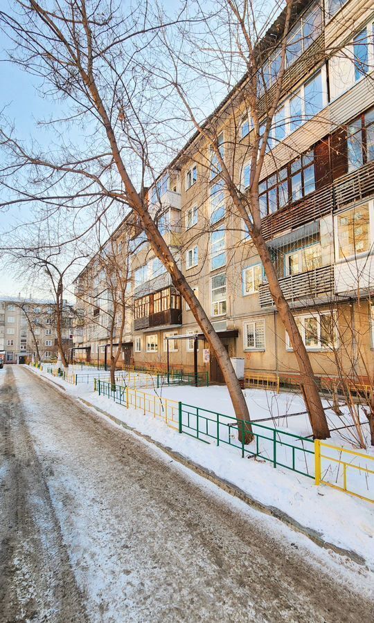 квартира г Красноярск р-н Свердловский ул 60 лет Октября 38а фото 14