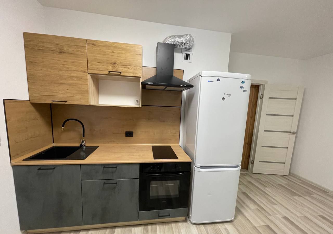 квартира г Екатеринбург Академический ул Академика Ландау 38/2 фото 1