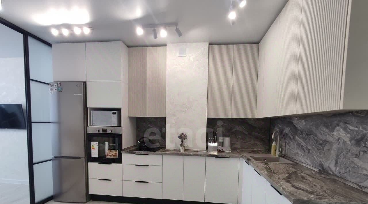 квартира г Сургут тракт Югорский 43 27А фото 1