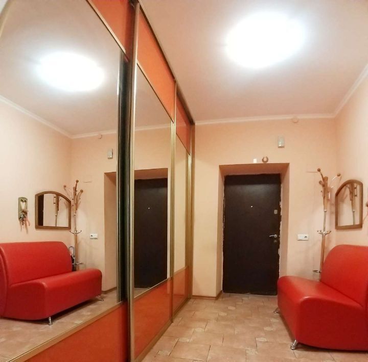 квартира г Тольятти р-н Автозаводский ул Тополиная 9а фото 1
