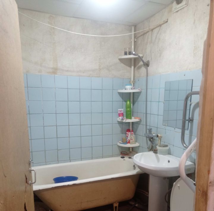 комната р-н Нижнекамский г Нижнекамск пр-кт Химиков 16г фото 3