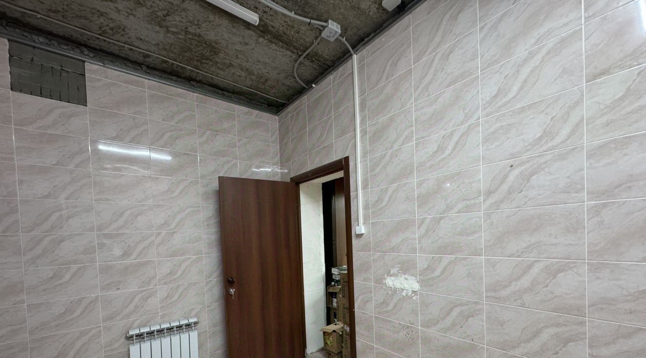 торговое помещение г Астрахань р-н Кировский ул Бориса Алексеева 20 фото 8