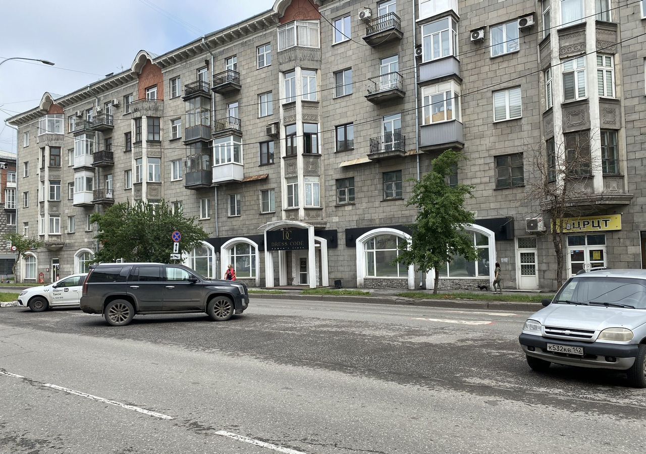 свободного назначения г Новокузнецк р-н Центральный пр-кт Металлургов 17 фото 1
