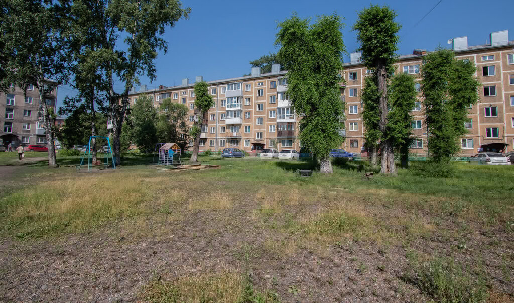 квартира г Новокузнецк ул Кузнецова 11 фото 2