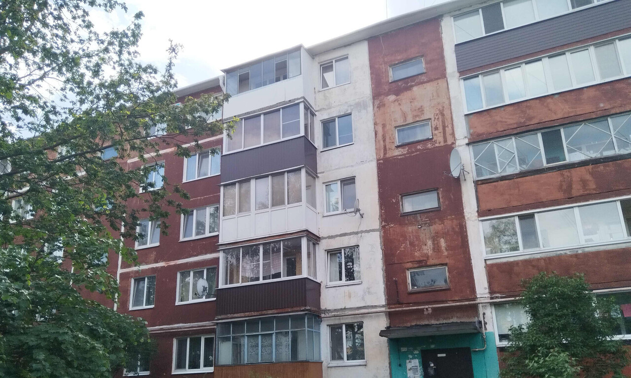 квартира г Брянск п Белые Берега ул Строителей 15 фото 1