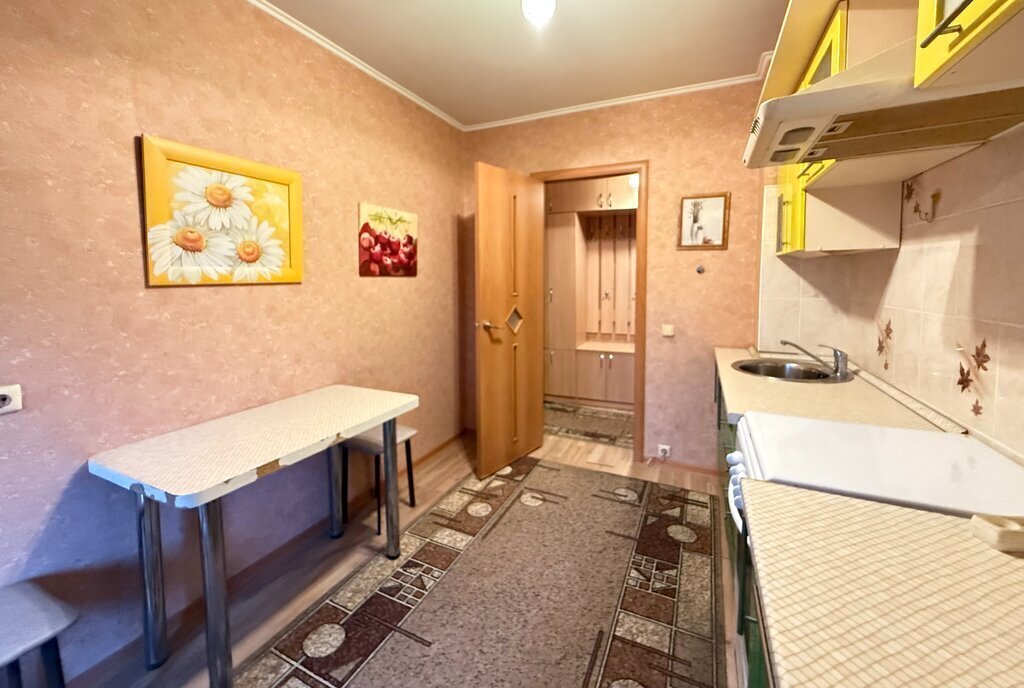 квартира г Саратов улица имени С. Ф. Тархова, 26 фото 1