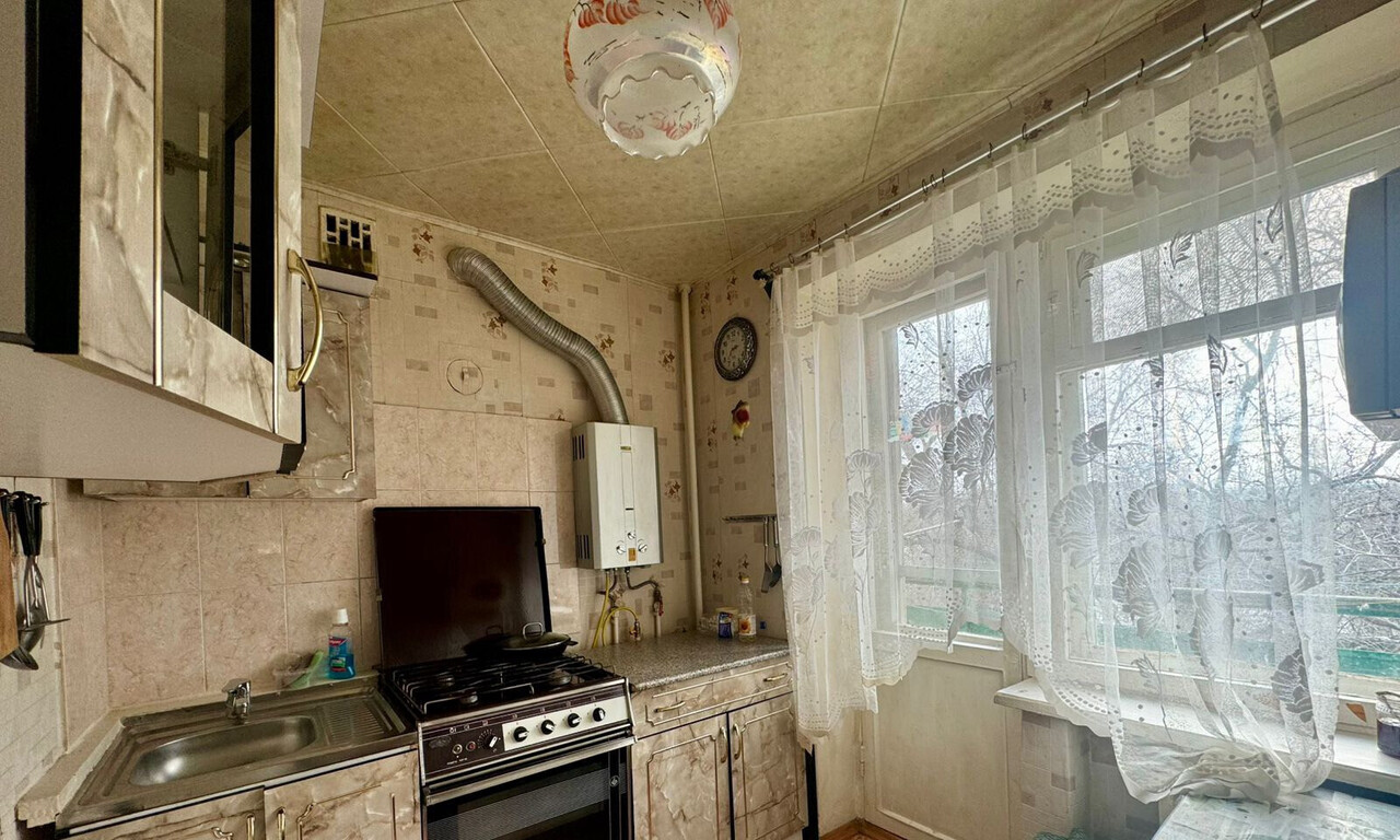 квартира г Астрахань пл Заводская 89 фото 2