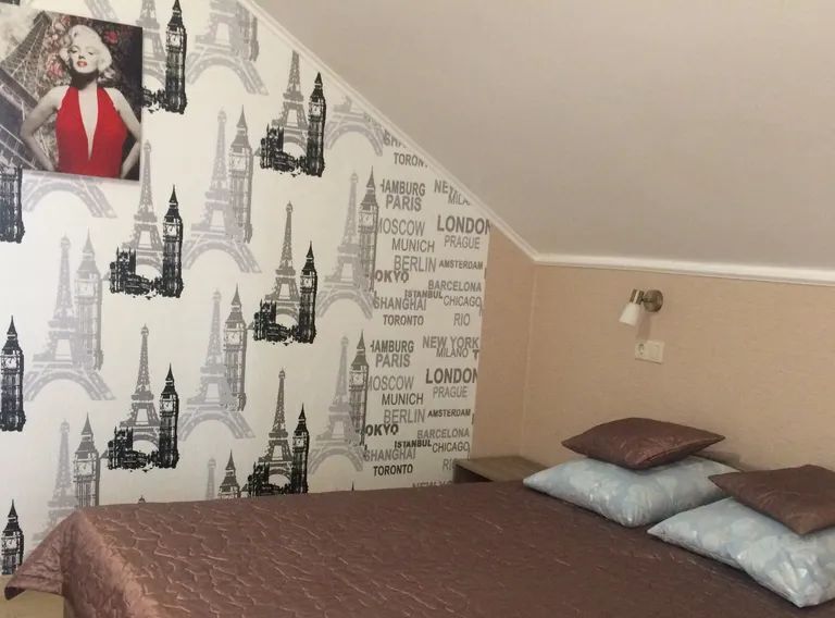 комната г Геленджик ул Октябрьская 93 Центр фото 1