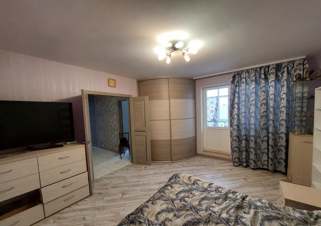 квартира г Нижний Новгород Горьковская ул Родионова 167к/1 фото 4
