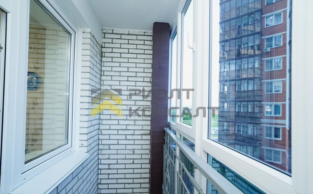 квартира г Омск р-н Кировский ул. Б. Г. Шаронова, 21 фото 12