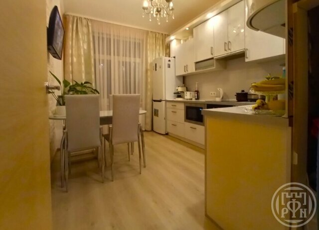Парнас, микрорайон -2, Тихвинская улица, 8к 4 фото