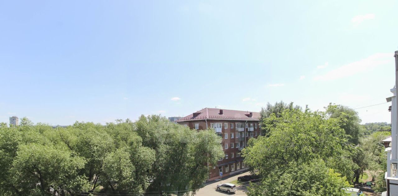 квартира г Омск р-н Кировский ул Революционная 18 фото 9