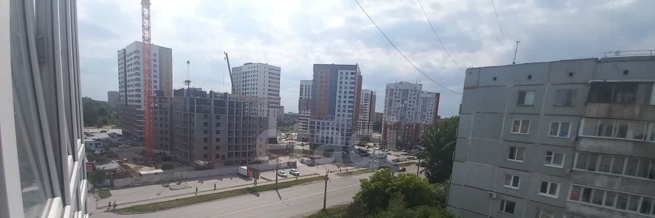 квартира г Омск р-н Кировский ул 70 лет Октября 10/3 фото 11